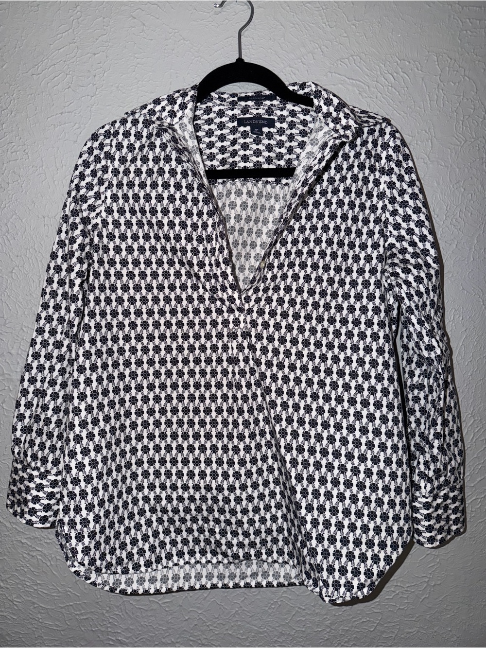 Lands' End Black and White Geometric V-Neck Blouse